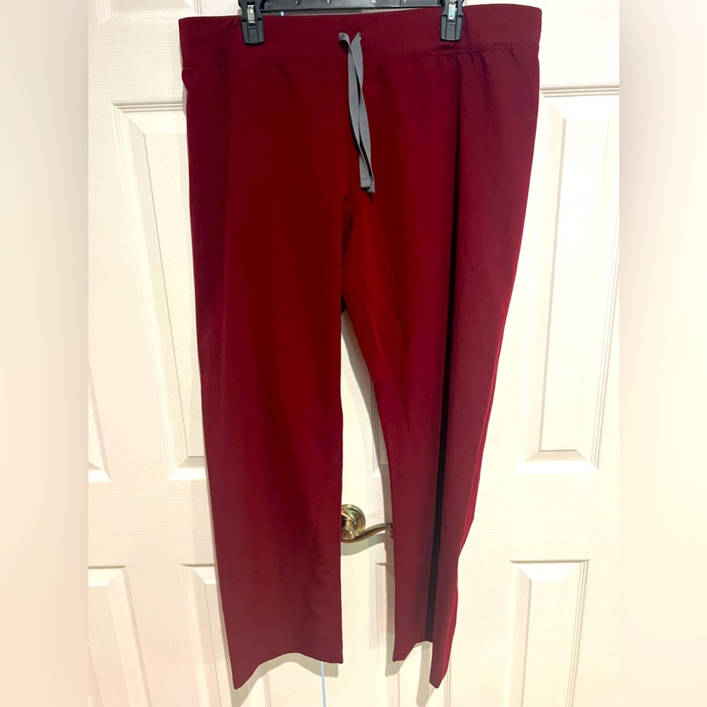 FIGS Scrubs. XL Livingston pant. Burgundy. EUC